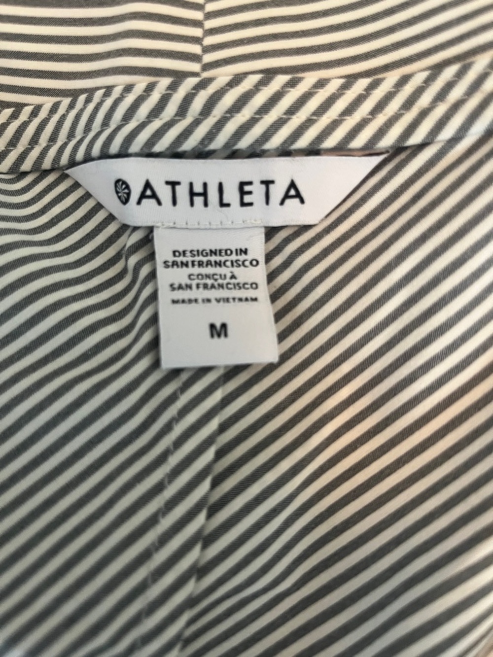 Athleta Lightweight Striped Newport Wrap Dress Size Medium | Easy Care Dress - Picture 9 of 10